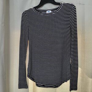 Old Navy black & white striped long sleeve shirt/ blouse